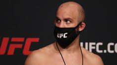 Zápasníkovy trable: Prohrál celou výplatu, nyní mu hrozí konec v UFC