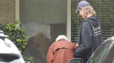 Pár dojal celý svět, koronavirus je rozdělil po šedesáti letech manželství