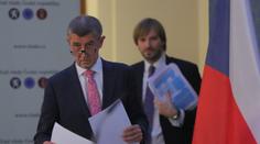 Vojtěch zase změnil pravidla pro nošení roušek! Platila jen 25 hodin