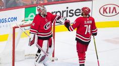 Mrázek pustil čtyři góly, přesto nakonec slavil výhru v Edmontonu!