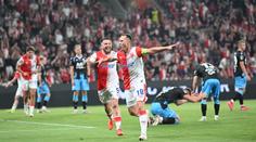 Slavia si poradila s Teplicemi a jde do čela. Plzeň ztratila penaltou v závěru