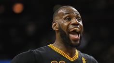 LeBron zvedal diváky ze sedadel, Lillard nasázel Utahu 39 bodů!