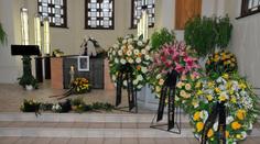Pacienti se bouří, vadí jim reklamy pohřebních služeb u nemocnic