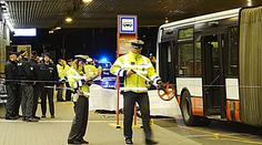 Autobus zabil chodce, přejel ho zadním kolem na zastávce