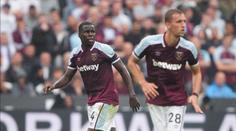 Rodinu Součkova spoluhráče přepadli. West Ham nabízí 700 tisíc za informace