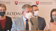 Kontroverzní zákon na Slovensku prošel: Naočkovaní budou zvýhodněni