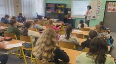 Škola začala s opravami topení. Zima se vrátila, děti se ve třídách klepou zimou