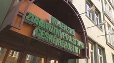 Lidé mají letos poslední šanci změnit pojišťovnu. Vše vyřídí online z domova