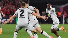 Leverkusen odvrátil porážku zase těsně před koncem. V Evropské lize pokračuje