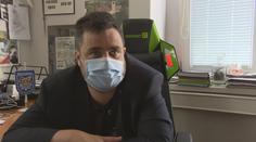 Hrad je rusko-čínská ambasáda, říká Novotný. Hlídá jej policejní ochranka