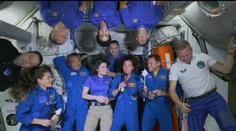 K vesmírné stanici dorazila loď SpaceX s posádkou. Přivezla i ruskou kosmonautku