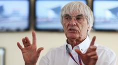 Šéf F1 Ecclestone se zastal pneumatik Pirelli. Nutí piloty přemýšlet, řekl
