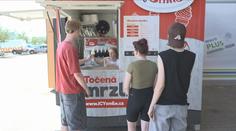 Vedro dává tělu zabrat. Odborníci poradili, co v horku jíst a naopak nepít