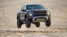 Končí čtyřicetiletá nadvláda? Ford F-150 už není nejprodávanějším vozem v USA, překonal ho hybrid