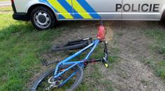 Cyklista ležel mrtvý v příkopu. Co se mu stalo, není jasné