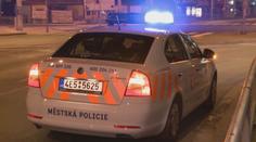 Opilec v uniformě SS a násilí. Po zápase v hokeji řešili policisté výtržnosti