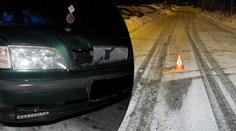 Sáňkař vjel v Krkonoších pod auto, vážně zraněný skončil v nemocnici!