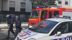 Útočník v Paříži pobodal dva lidi. Policie zatkla dva podezřelé