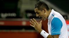 Průšvihář Kyrgios si říká o zákaz. V Šanghaji se zase neudržel!