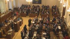 Poslanci chtějí sestavit komisi. Má si posvítit na činnost Hradu za Zemana