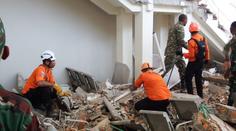 Indonésii zasáhlo silné zemětřesení. Nejméně 20 lidí zemřelo