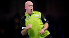 Van Gerwen ukázal světovou třídu. Ve čtvrfinále je po boji i Littler