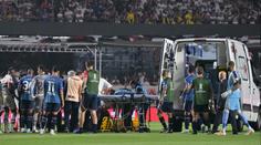 Smutná Uruguay. Fotbalista zemřel na následky kolapsu na hřišti