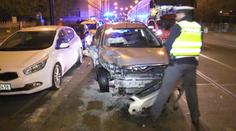 Namol opilá žena zdemolovala čtyři auta. Pak tvrdila, že neřídila