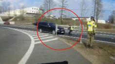 Policistu při silniční kontrole srazilo auto! Skončil v nemocnici. VIDEO