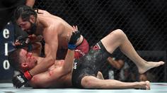 Masvidal je největším grázlem UFC, krvavou bitvu ukončil doktor