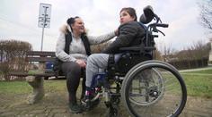 Míša je vážně nemocný, potřebuje stálou péči. Úřady mu přesto snížily příspěvek