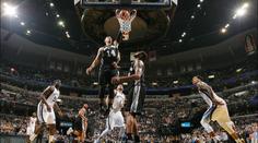Spurs i Cleveland slaví rychlý postup, Golden State řeší problém