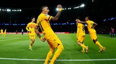 Barcelona vykradla Park princů, Mbappé mlčel. Atlético přehrálo BVB