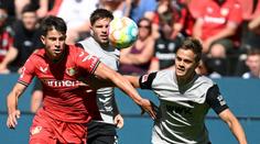 Leverkusen i s oba Čechy v základu prohrál, Schalke vybojovalo v závěru bod