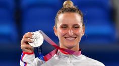 Vondroušová si odváží stříbro, dramatické finále vyhrála Švýcarka