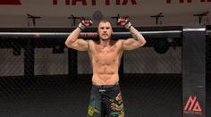 Další Slovák míří do UFC. Smlouvu vybojoval i přes zakázaný úder