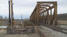 Část viaduktu na důležité trase už měla stát, zatím k němu nevede ani kolej