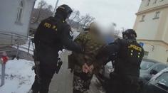 Zásah na poliklinice kvůli ozbrojenému muži: Policie zveřejnila záběry