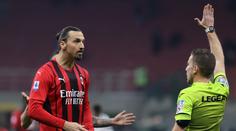 Zaříznul AC Milán, pak se rozbrečel. Sudího utěšoval i sám Zlatan