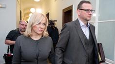 Luxusní dárky můžou Nečasové hodně přitížit! Hrozí jí za ně vězení