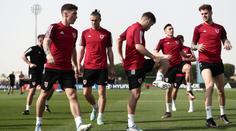 Do bitvy jdou USA a Baleův Wales. Do studia dorazí i "Kobra" Ondrášek