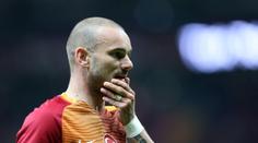 Ikonický Sneijder končí kariéru. V rodném městě si pronajal skybox