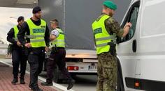 Armáda posílá pomoc celníkům. Vláda prodloužila zpřísněné kontroly hranic