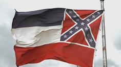 Vláda v Mississippi chce změnit státní vlajku kvůli rasistickému symbolu