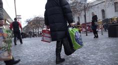"Ukažte mi tašku," chce ochranka po zákaznících. Má na to právo?