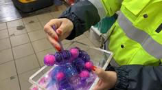 Celníci žasli, co vše se padělá. V Sapě objevili falešné vůně do WC