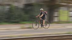 Řidičům i opozici vadí cyklopruhy v Praze. Mohou být nebezpečné, tvrdí