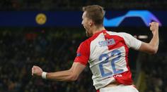 Souček myslí na Slavii. Klubu daroval cenný předmět s dojemným vzkazem