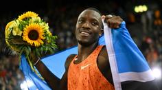 Olympijský vítěz z Paříže je za hrdinu. V rodné zemi pomáhá při záplavách