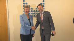 Eurokomisařka Johanssonová je v Praze. Česko pochválila za zvládání uprchlíků
